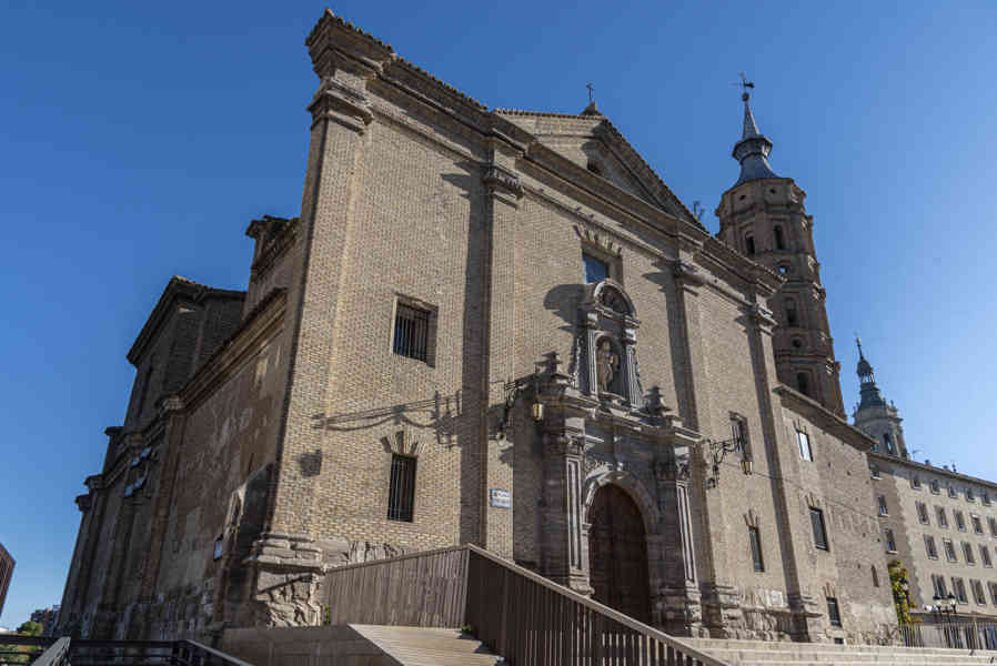 Zaragoza 063 - iglesia de San Juan de los Panetes.jpg